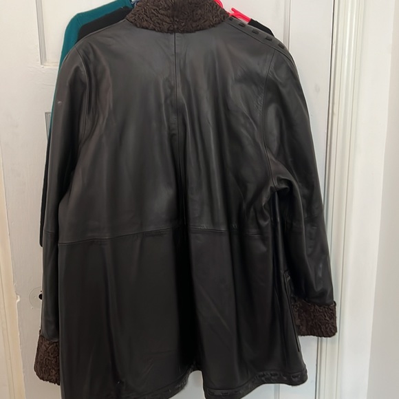 Leakas Furs brown reversible, sheared mink stroller w/ Persian lambskin leather - Picture 6 of 11